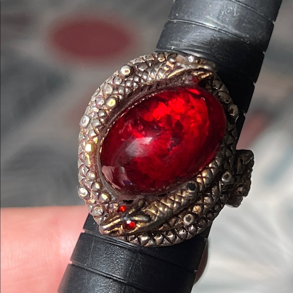 Vintage Coiled Snake Serpent Flashy Red Cabochon Fashion Ring Adjustable - Picture 6 of 11